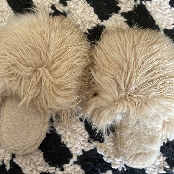 Furry slippers - Picture 3 of 4